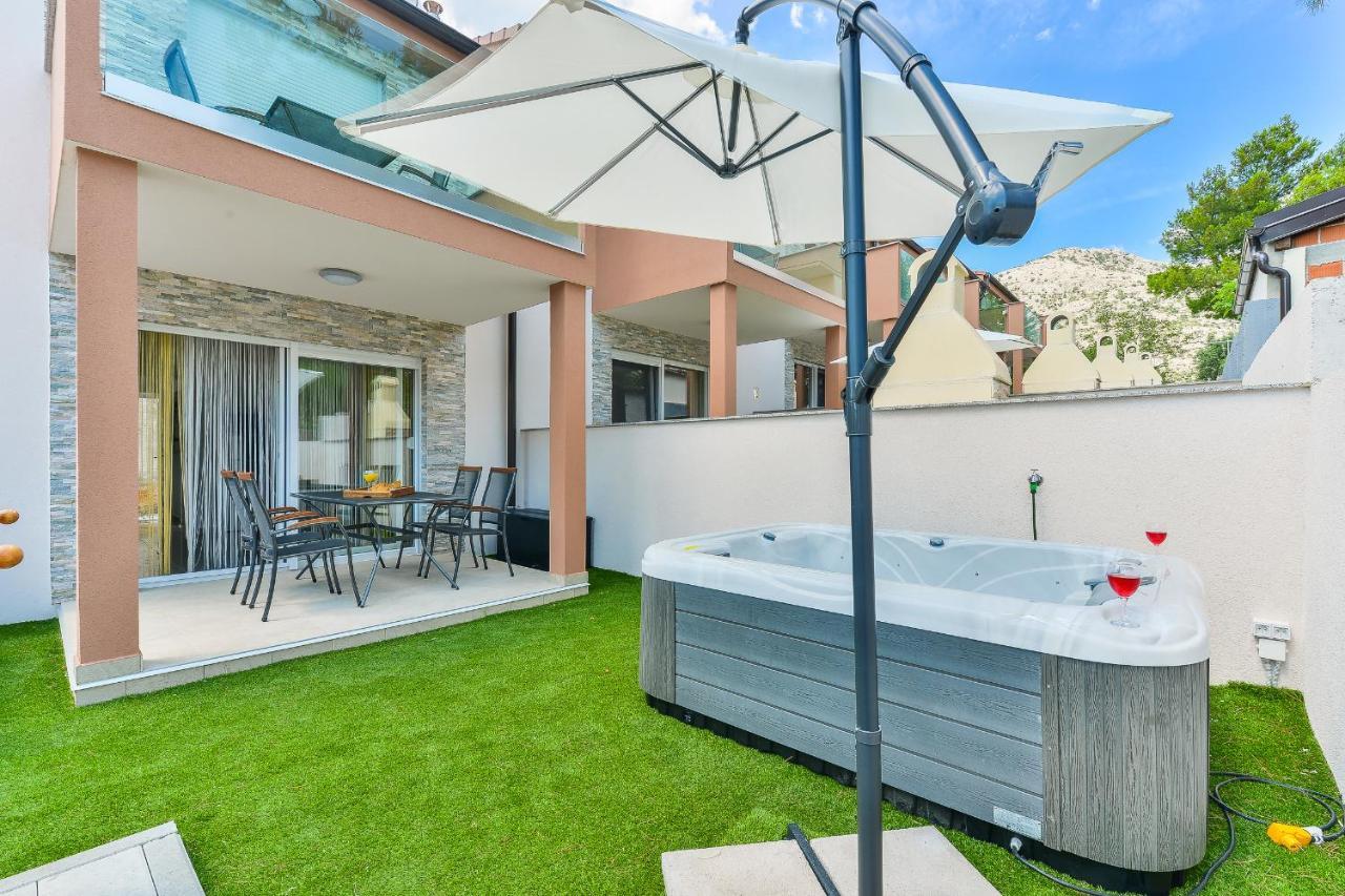 Cascada Villas With Private Jacuzzi And Private Parking Starigrad Paklenica Exteriör bild