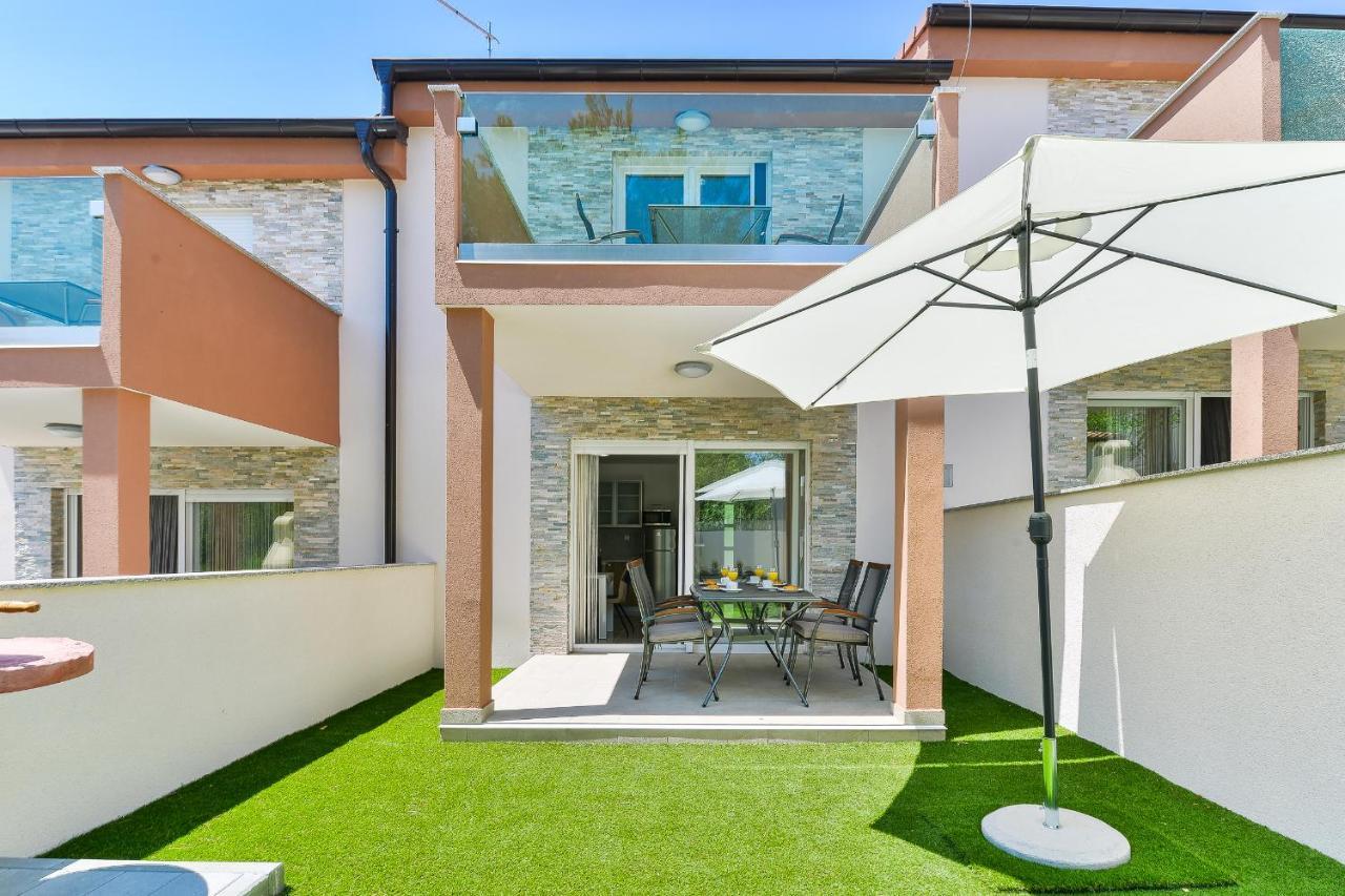 Cascada Villas With Private Jacuzzi And Private Parking Starigrad Paklenica Exteriör bild