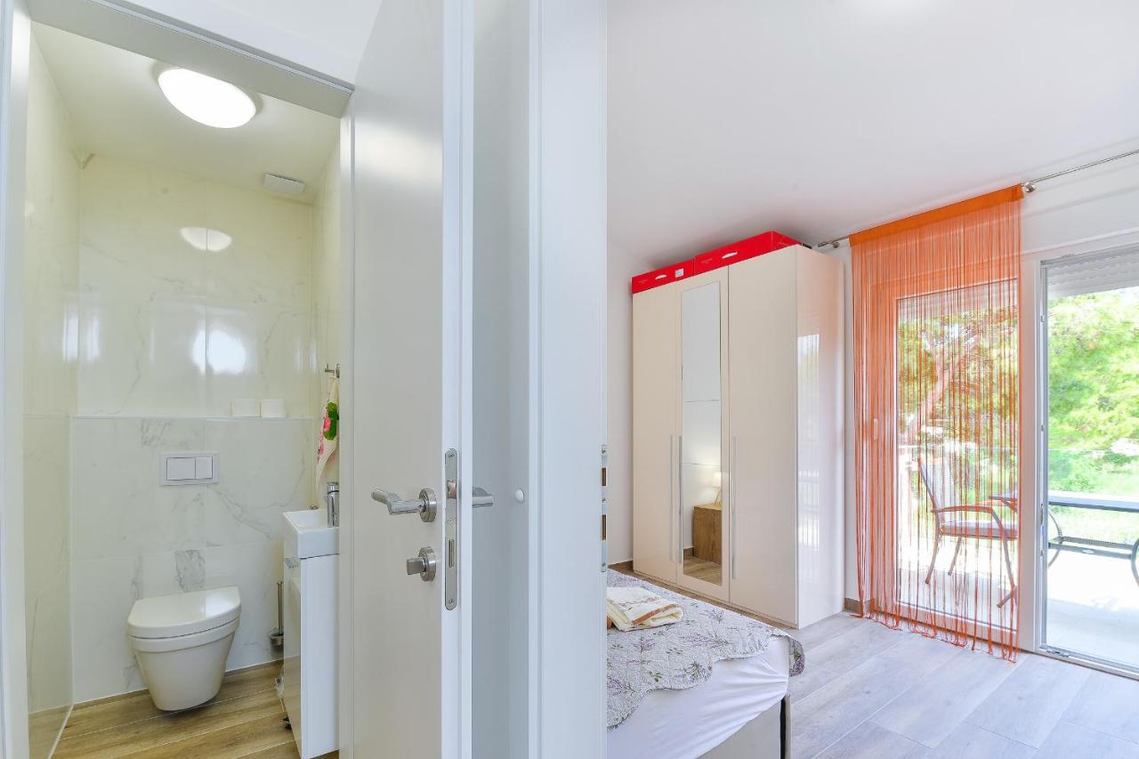 Cascada Villas With Private Jacuzzi And Private Parking Starigrad Paklenica Exteriör bild