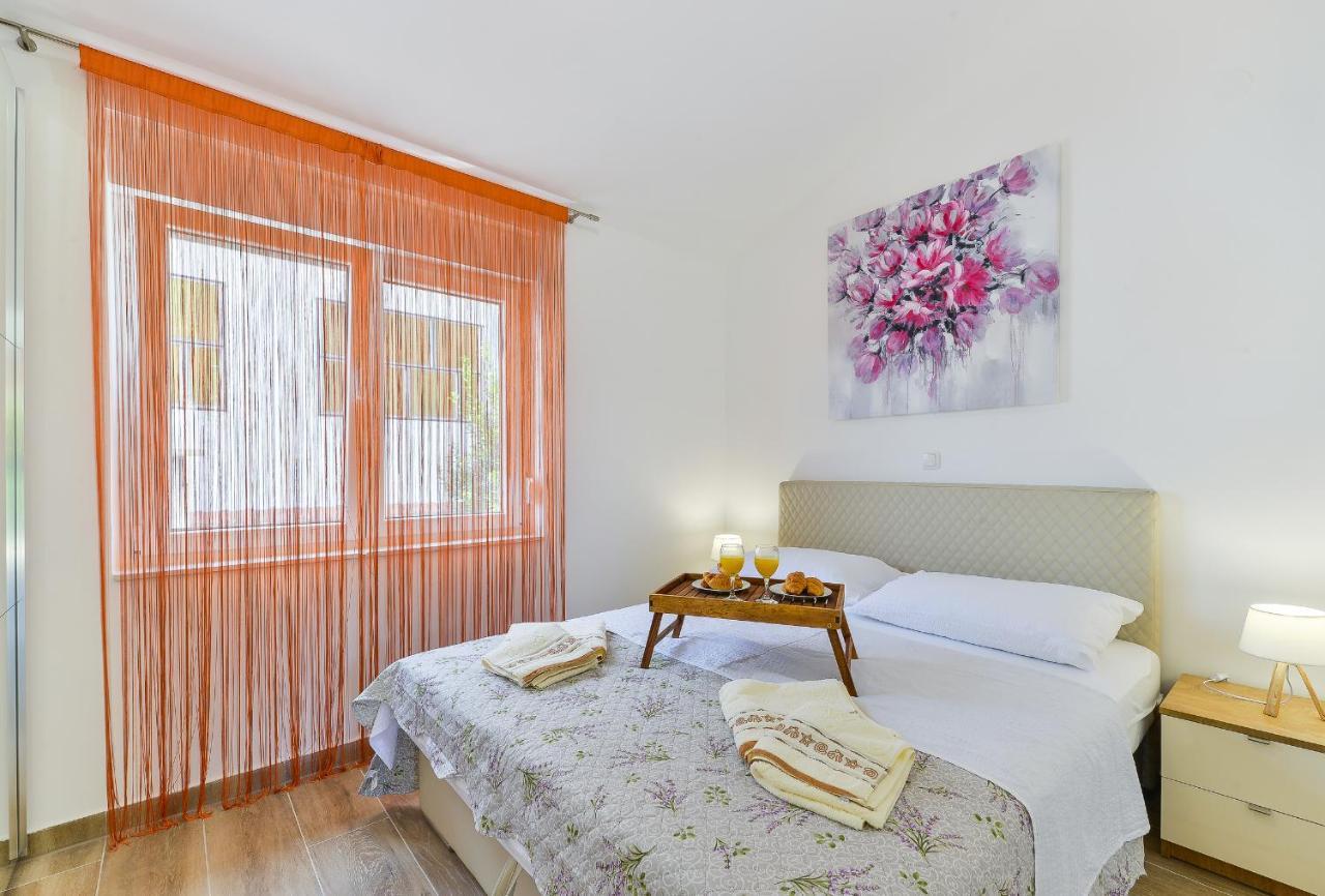 Cascada Villas With Private Jacuzzi And Private Parking Starigrad Paklenica Exteriör bild
