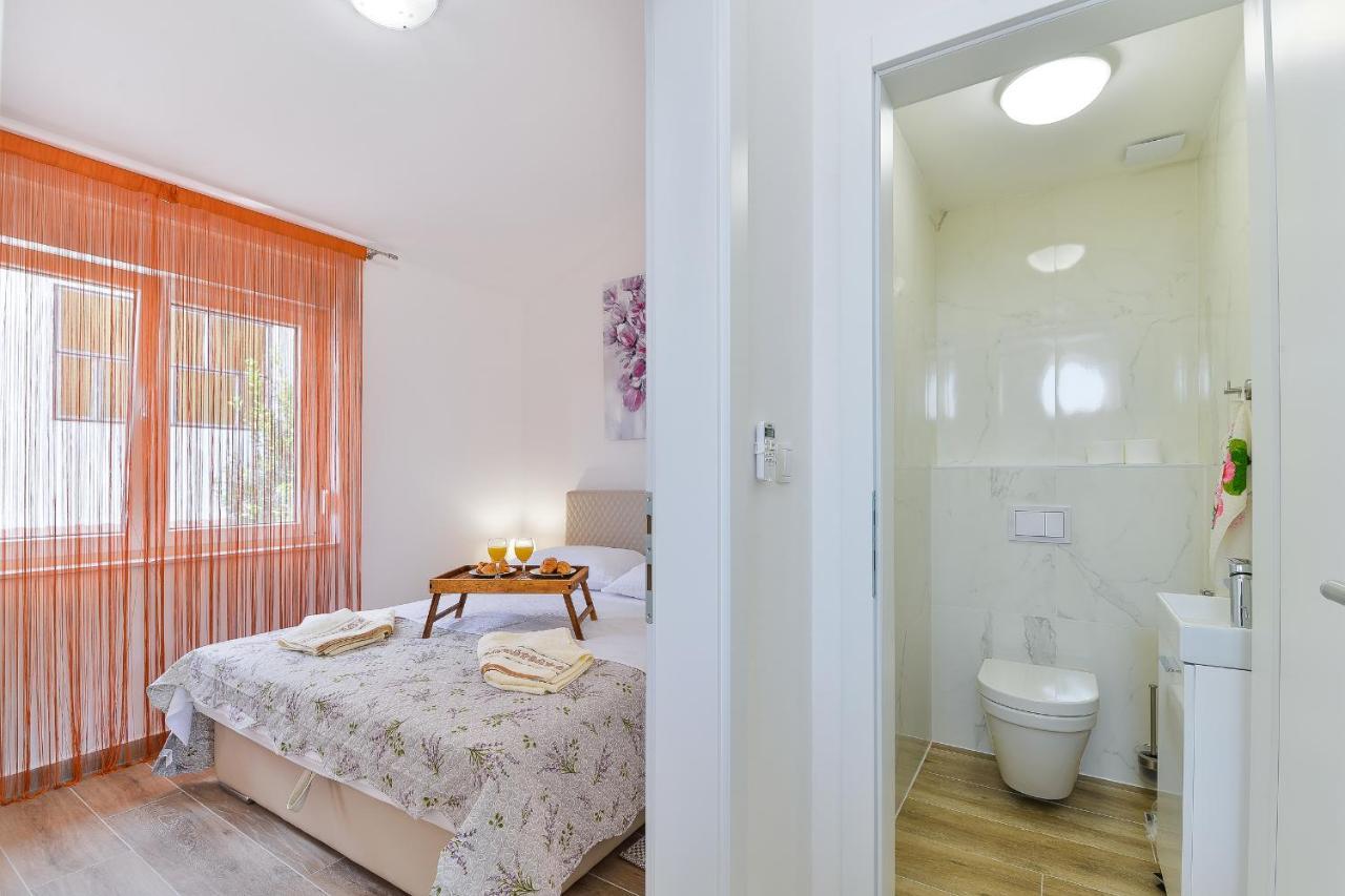 Cascada Villas With Private Jacuzzi And Private Parking Starigrad Paklenica Exteriör bild