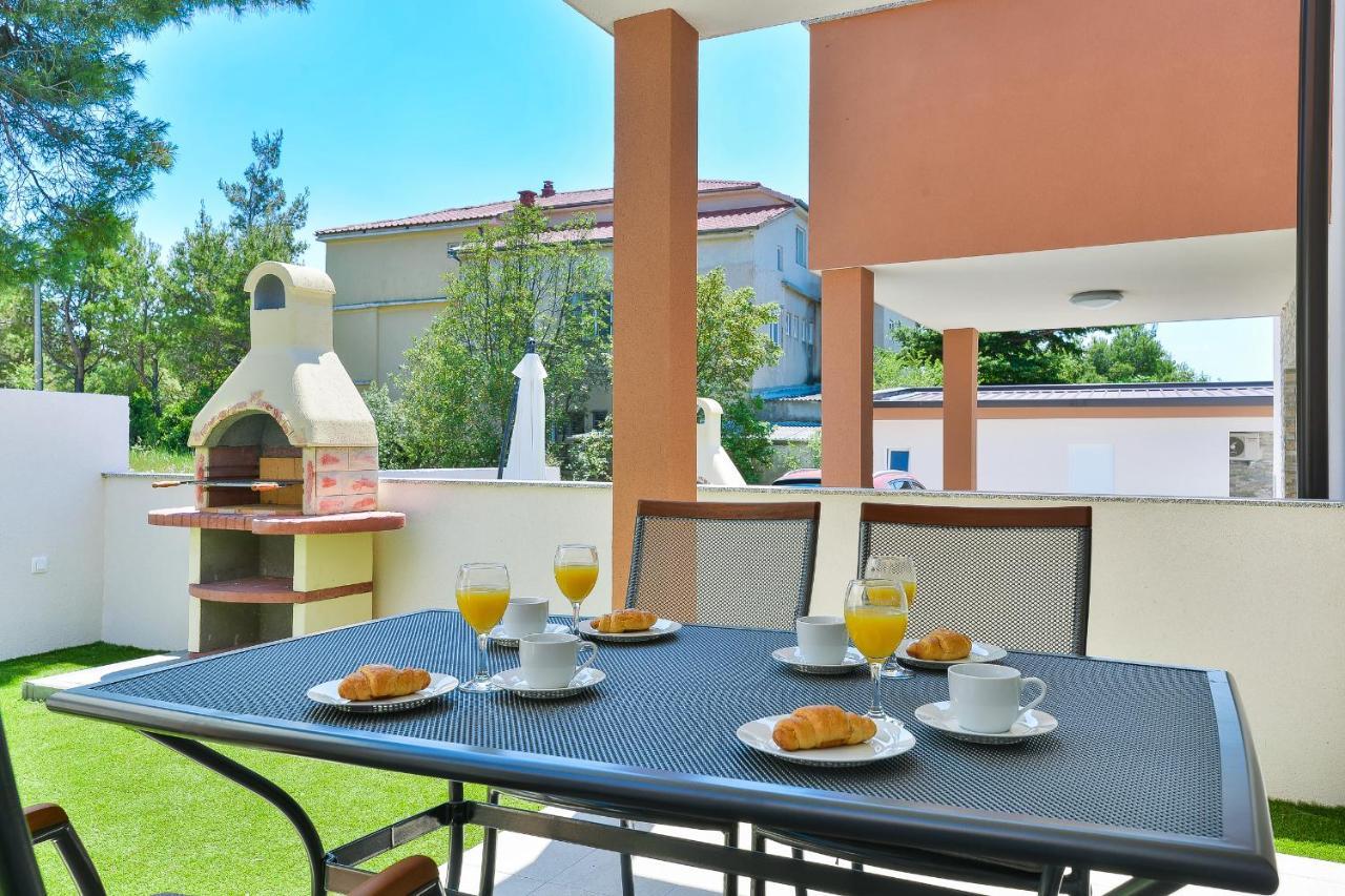 Cascada Villas With Private Jacuzzi And Private Parking Starigrad Paklenica Exteriör bild