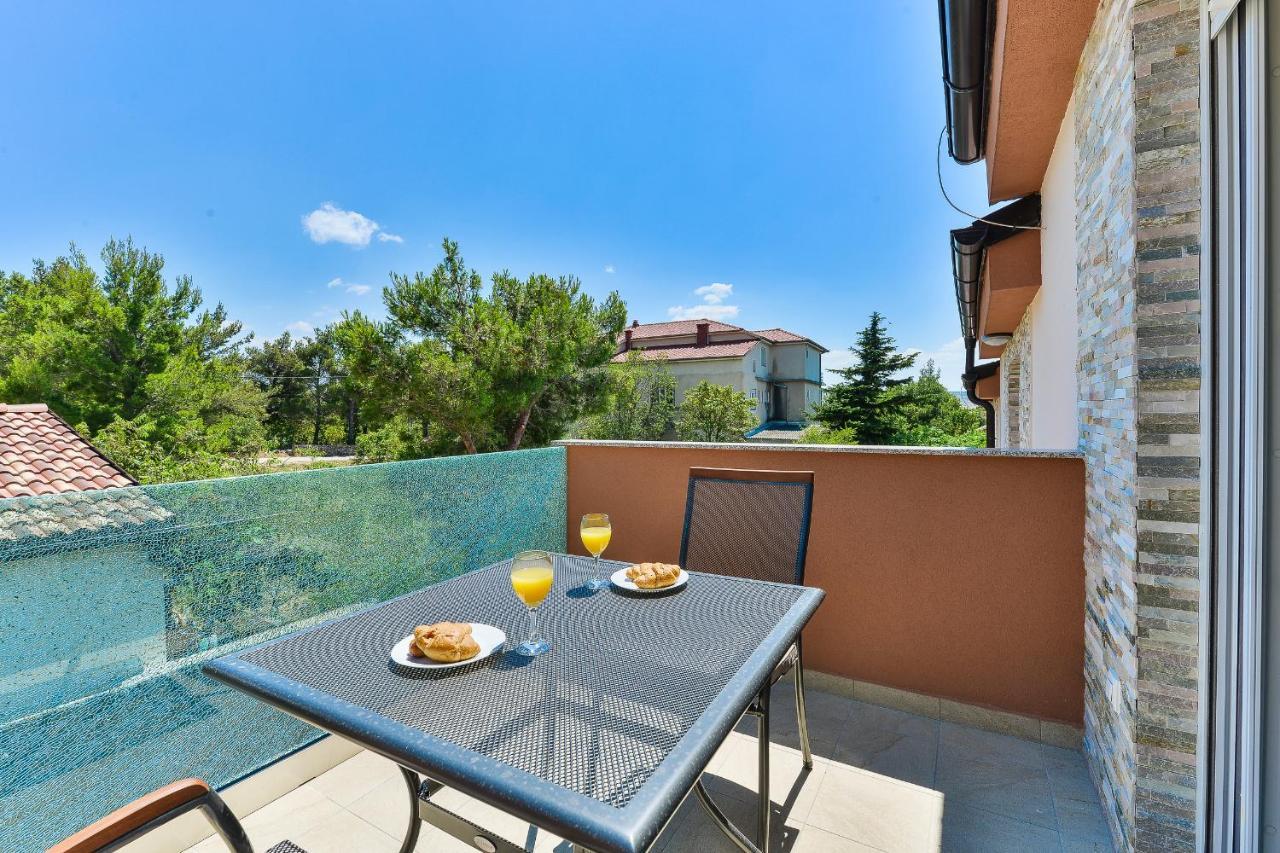 Cascada Villas With Private Jacuzzi And Private Parking Starigrad Paklenica Exteriör bild