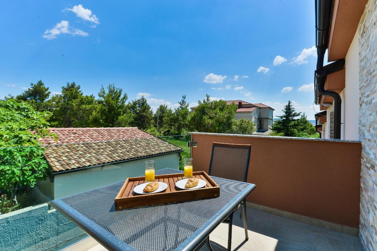 Cascada Villas With Private Jacuzzi And Private Parking Starigrad Paklenica Exteriör bild