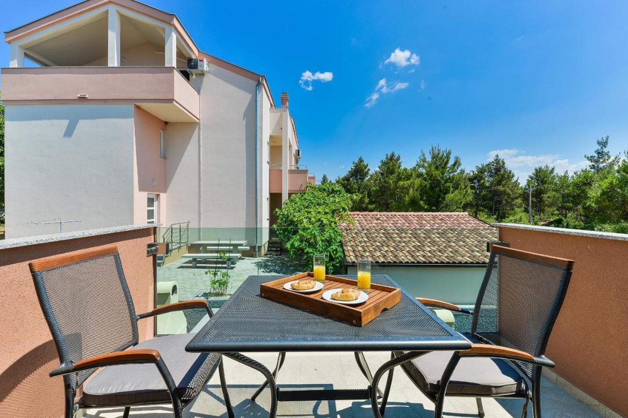 Cascada Villas With Private Jacuzzi And Private Parking Starigrad Paklenica Exteriör bild