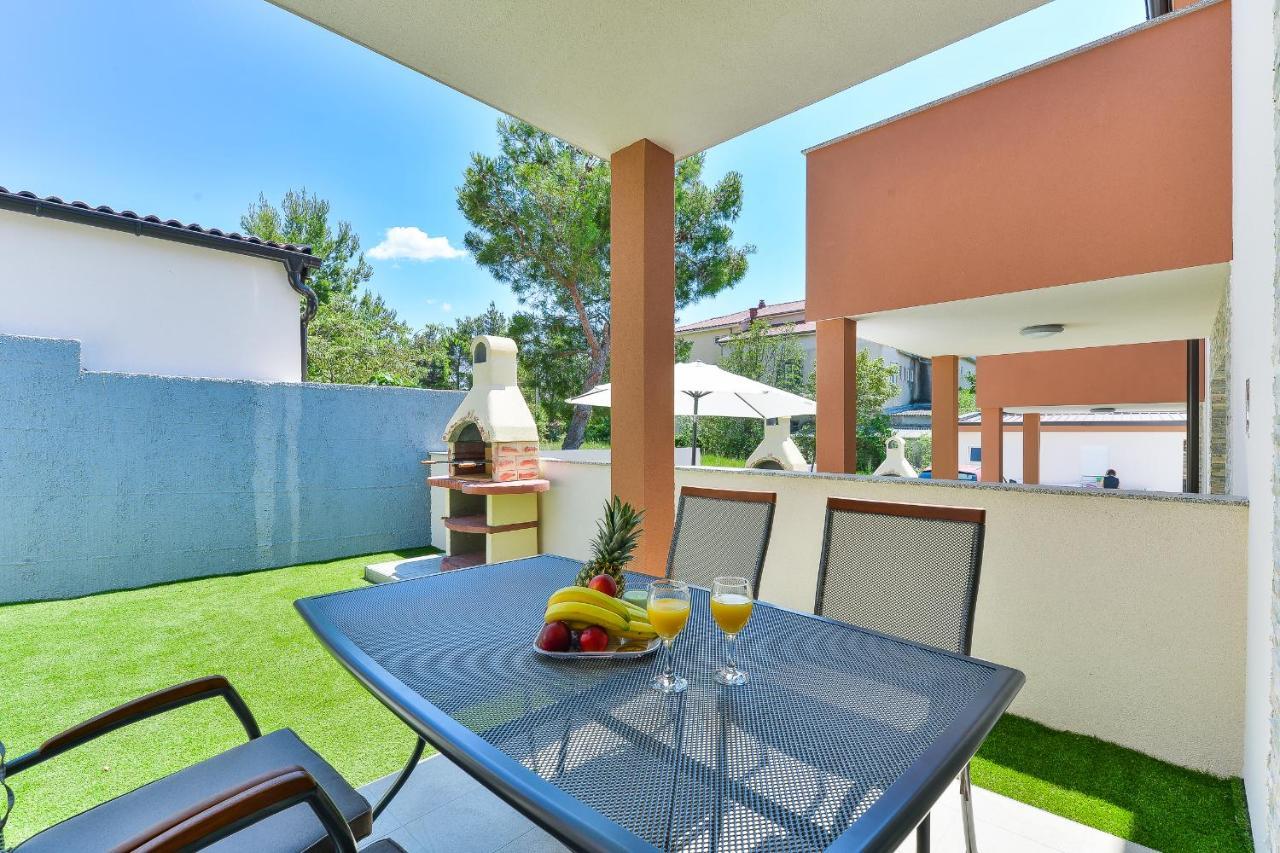 Cascada Villas With Private Jacuzzi And Private Parking Starigrad Paklenica Exteriör bild